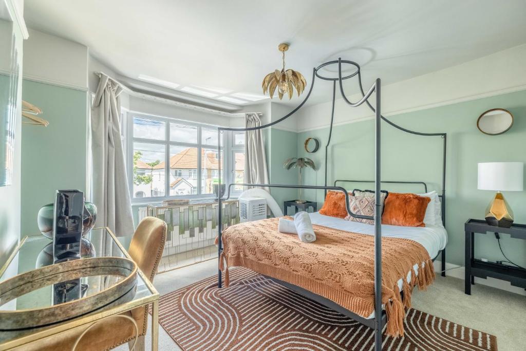 Super Cool Flats in Windsor with Parking and EV, Windsor