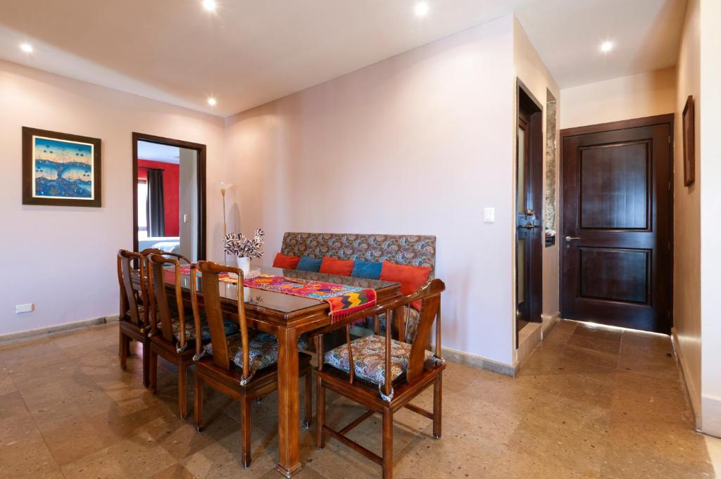 Luxury Condo Steps Away from Downtown San Miguel - 3