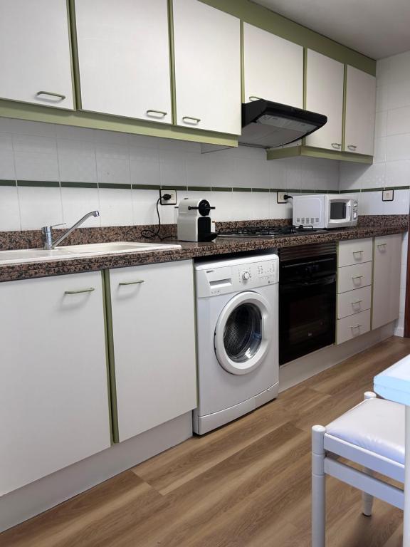 Lovely 3-Bedroom Apartment 15 Minutes from Beach - 3