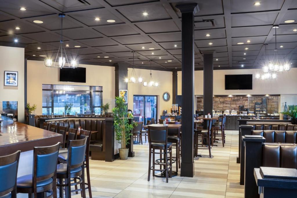 ホリデイ イン バンクーバー エアポート リッチモンド バイ IHG (Holiday Inn Vancouver Airport Richmond By IHG) レストラン