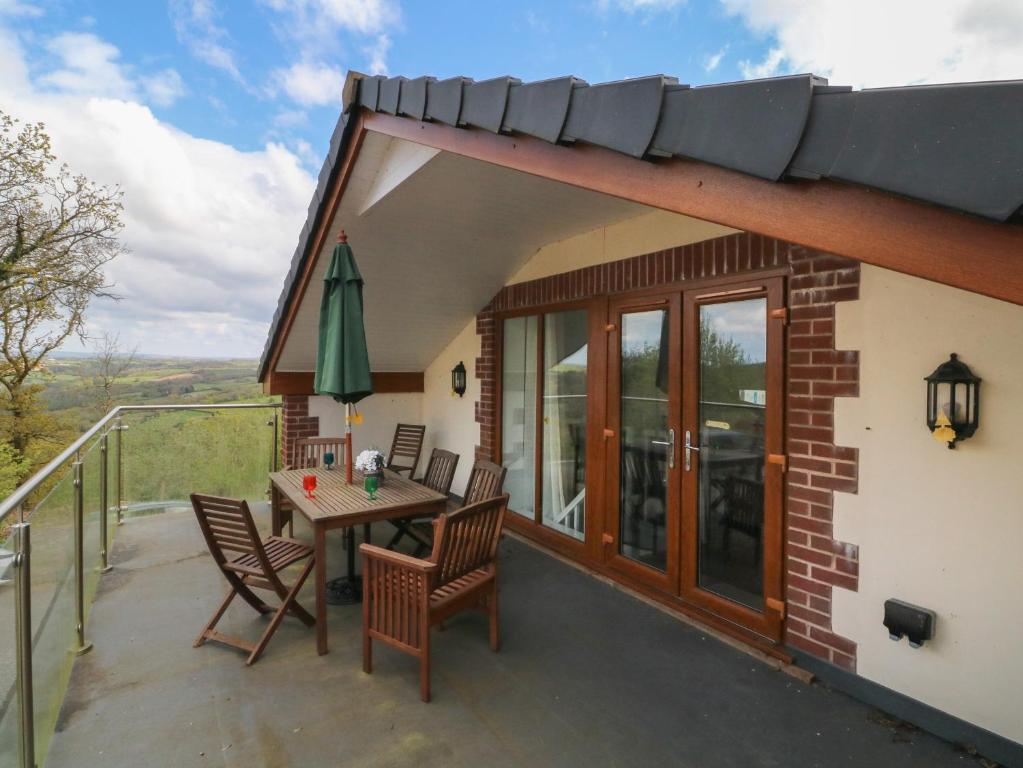 Scenic Views, High Bickington