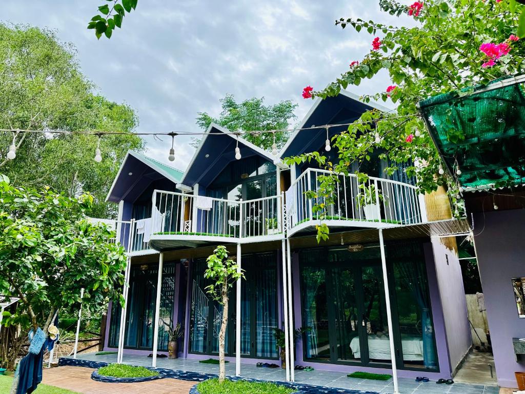 Son River House