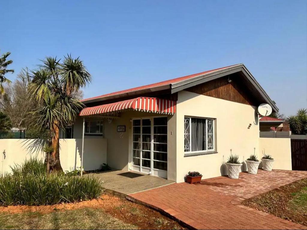 No 1 on Springfield, Winterton