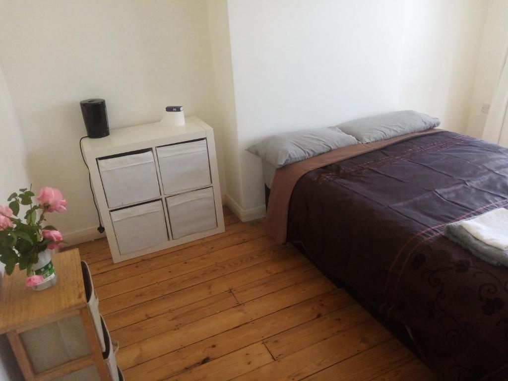 Malaika one, Plumstead