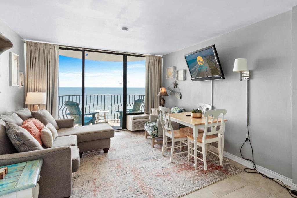 Palms Resort Unit 1004 - Oceanfront, Myrtle Beach