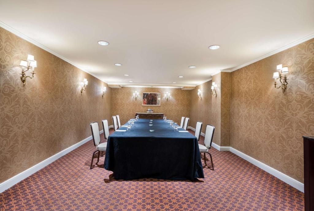 Tárgyalóterem/bálterem