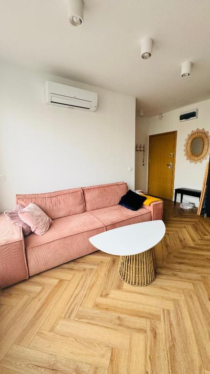 Morski Brzeg, Jastrzębia Góra