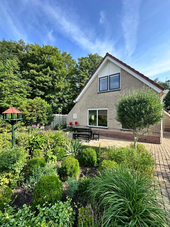 - Tulipa - Vakantiehuis nabij de bloembollenvelden, het meer en strand, Noordwijkerhout