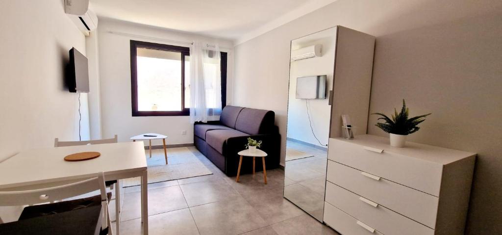 2 Le Saint Joseph Studio in City Center with AC - 1