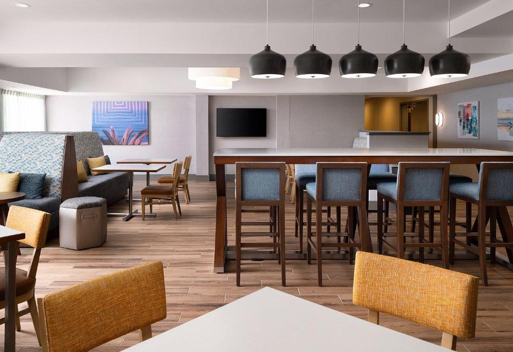 Food and beverages, Hampton Inn San Diego/Del Mar in San Diego (CA)