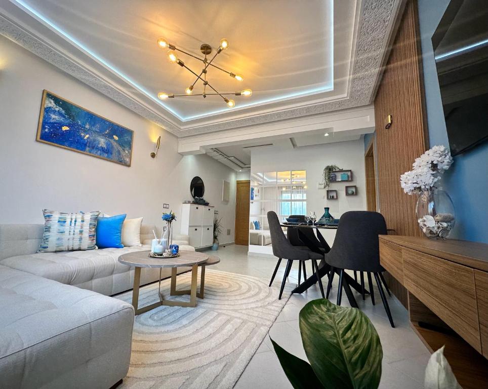 Chic beachside Apt,Mountain view, Agádir