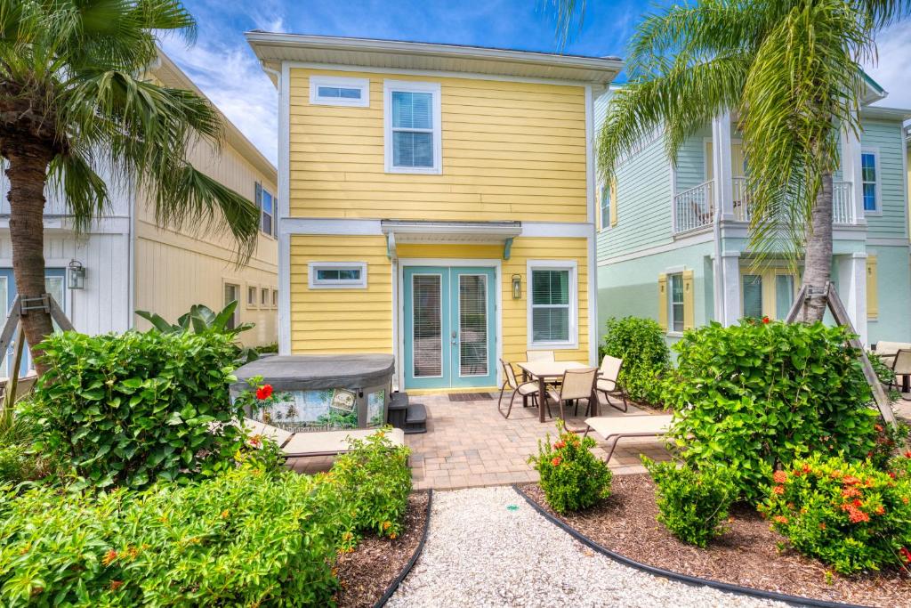 Don't Worry, Beach Happy Cottage Near Disney With Private Hot Tub & Margaritaville Resort & Island H20 Waterpark Access - 3005Sp, Orlando
