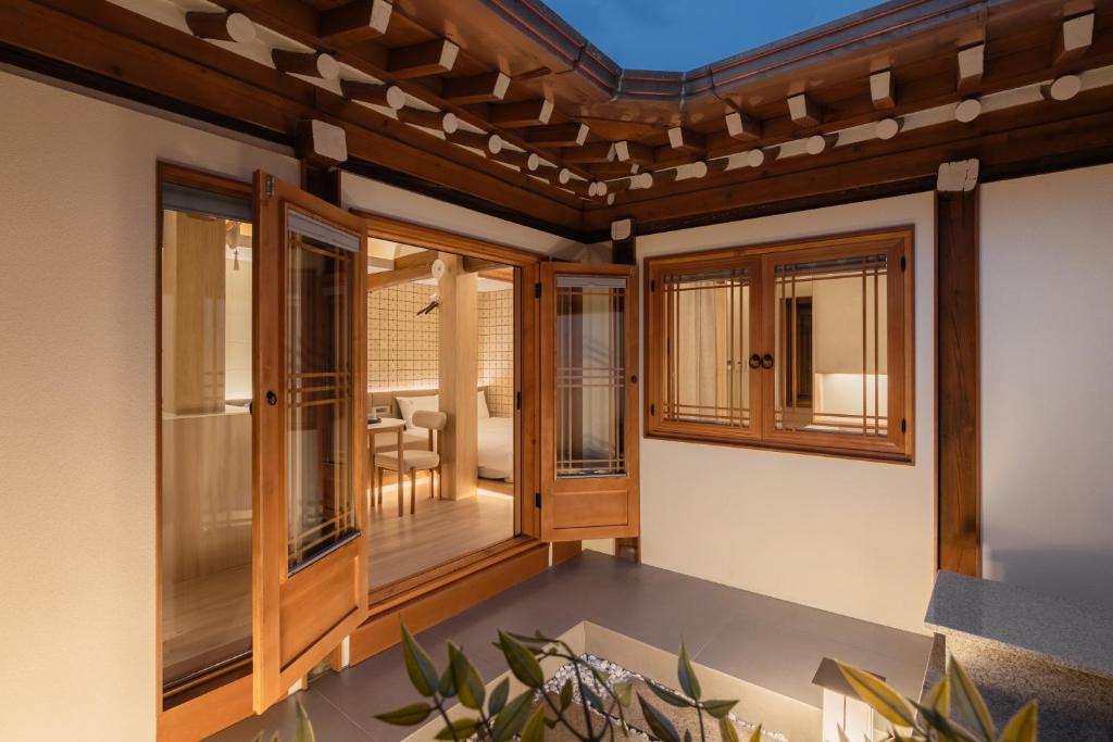 Luxury Hanok Cottage Lunar, Soul
