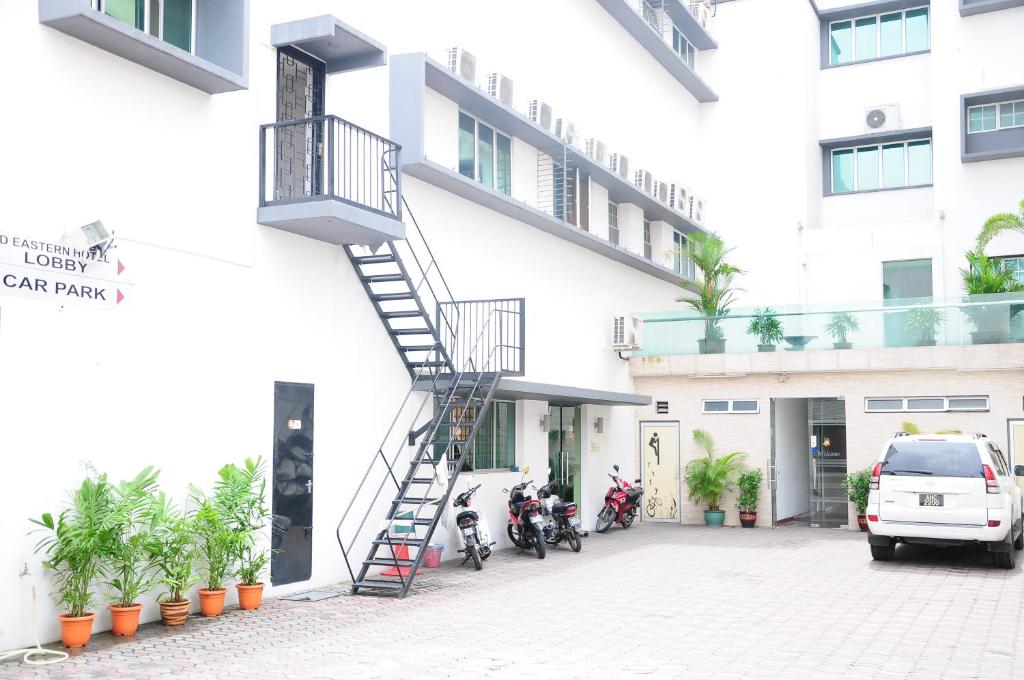 D Eastern Hotel photo