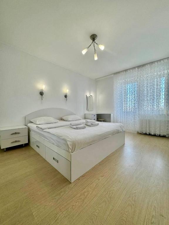 ApartPoltava Стильні білосніжні апартаменти, 2-ОКРЕМІ кімнати , документи для відрядження , банківський чек, Poltava