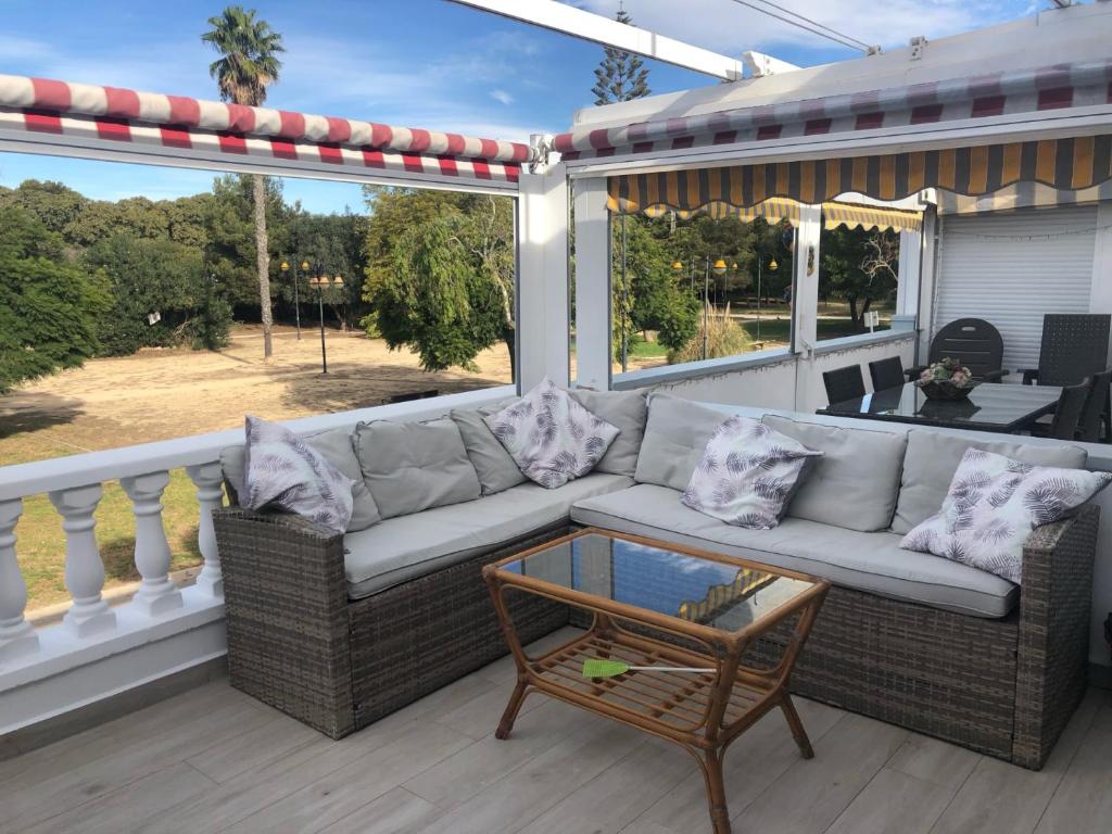 Modern apartment in Torrevieja with spacious terrace and 250m from the beach, Torrevieja