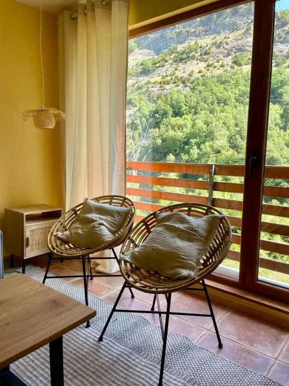 SNÖ Apartamentos Escarrilla，位于伊斯卡日拉的酒店