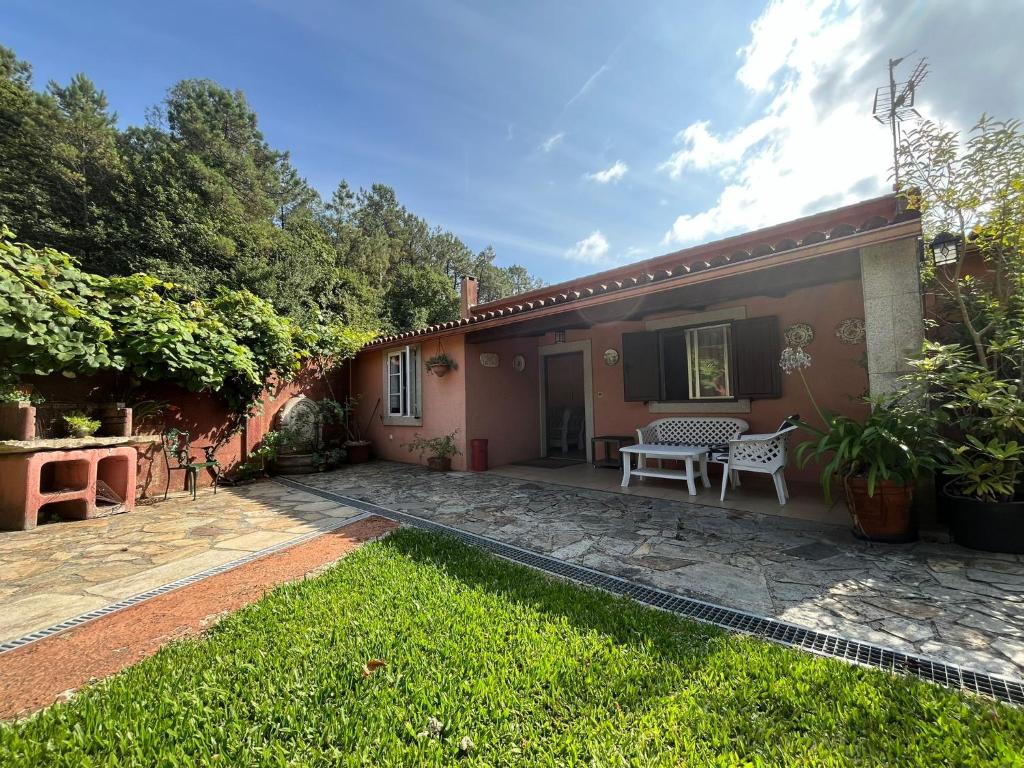 Casa Dos Caseiros, Brion