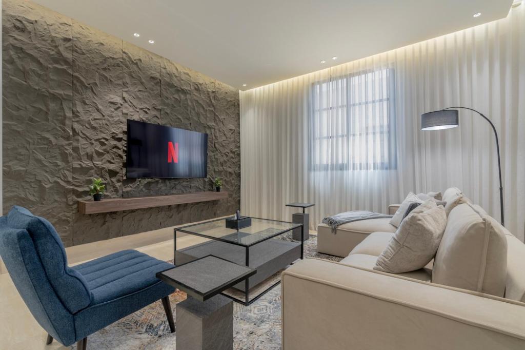 Layali Properties - Spacious 3BR Penthouse - Convention and Exhibition Center, Rijád