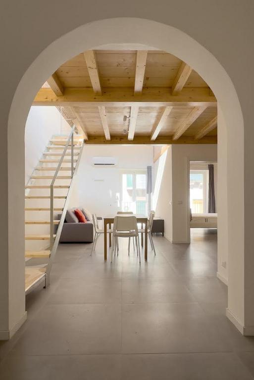 Casa Itema, Katánie