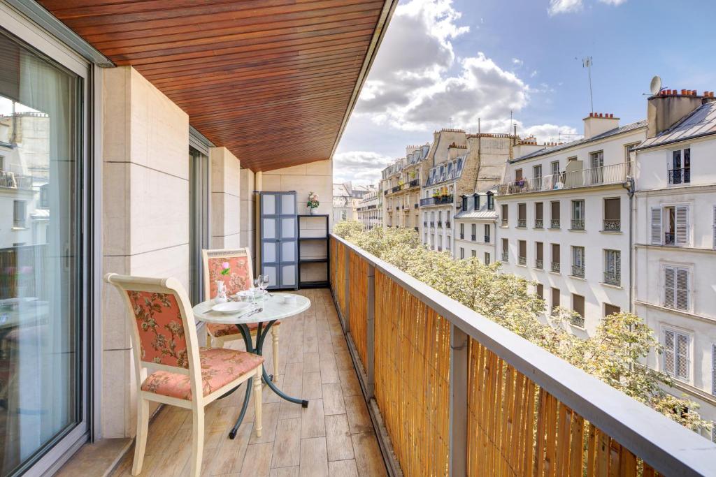 Élégance Parisienne, Vue Luxueuse Imprenable - 1