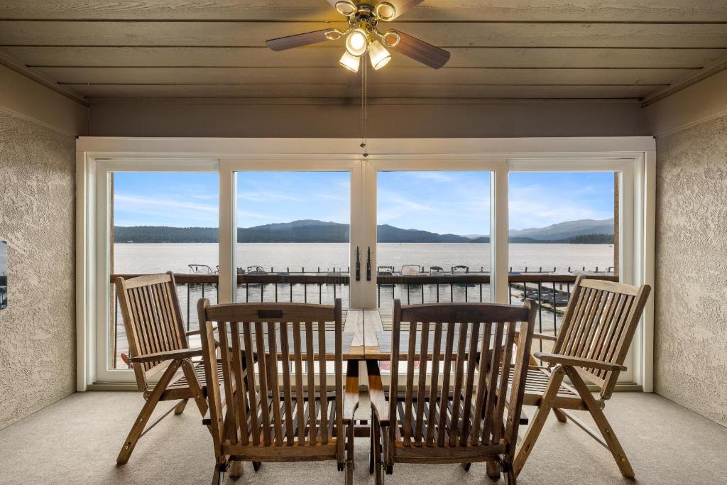 New* Lake Time - Crystal Beach - Lakefront - Beach - Seasonal Pool, McCall