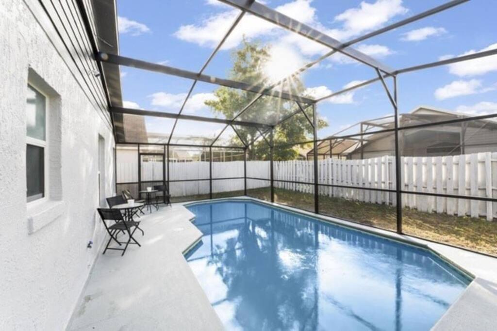 Retreat with Heated Pool in a Serene Community, Kissimmee