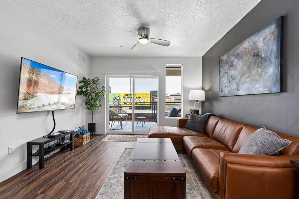 Beautiful, Opulent Central City 1BD1BA- Amenities!, Salt Lake City