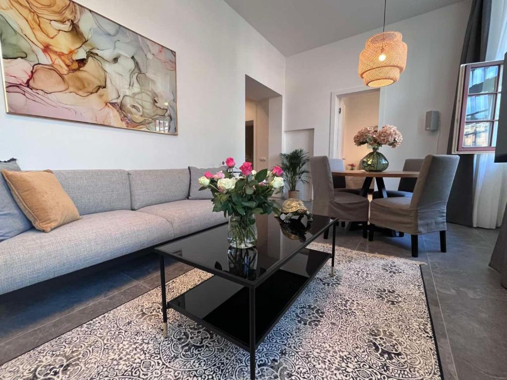 Suite Nr 3 - J26 LUXURY APARTHOTEL, Jauniela 26 Old Riga - Great View & Top Location - 2 Bedrooms - 80 m2, Rīga