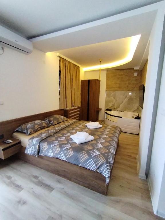 Aqua Studios with Spa & Free Parking - 2