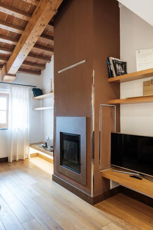 Shared lounge/TV area