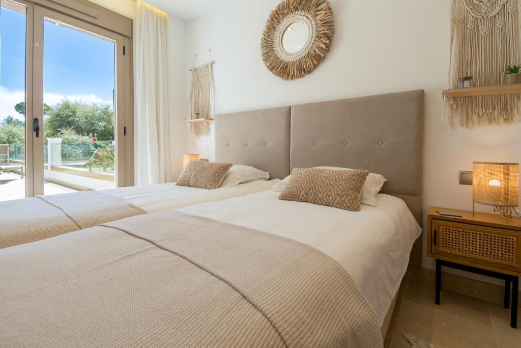 Stylish 3-Bed Apt on La Cala Golf 15th Hole View - 2