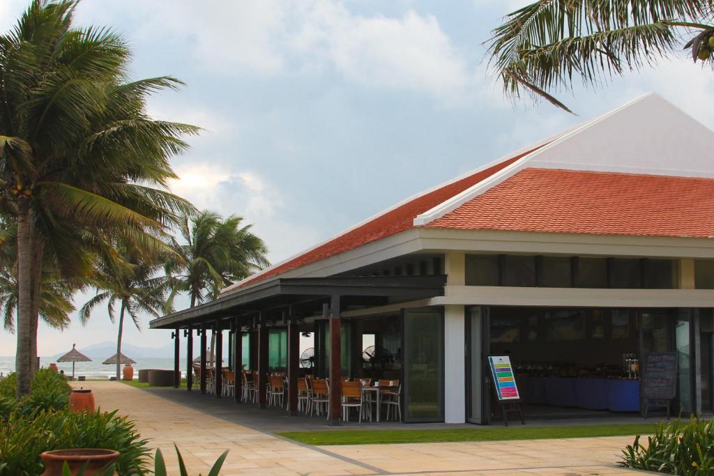 Ocean Apartment with Garden