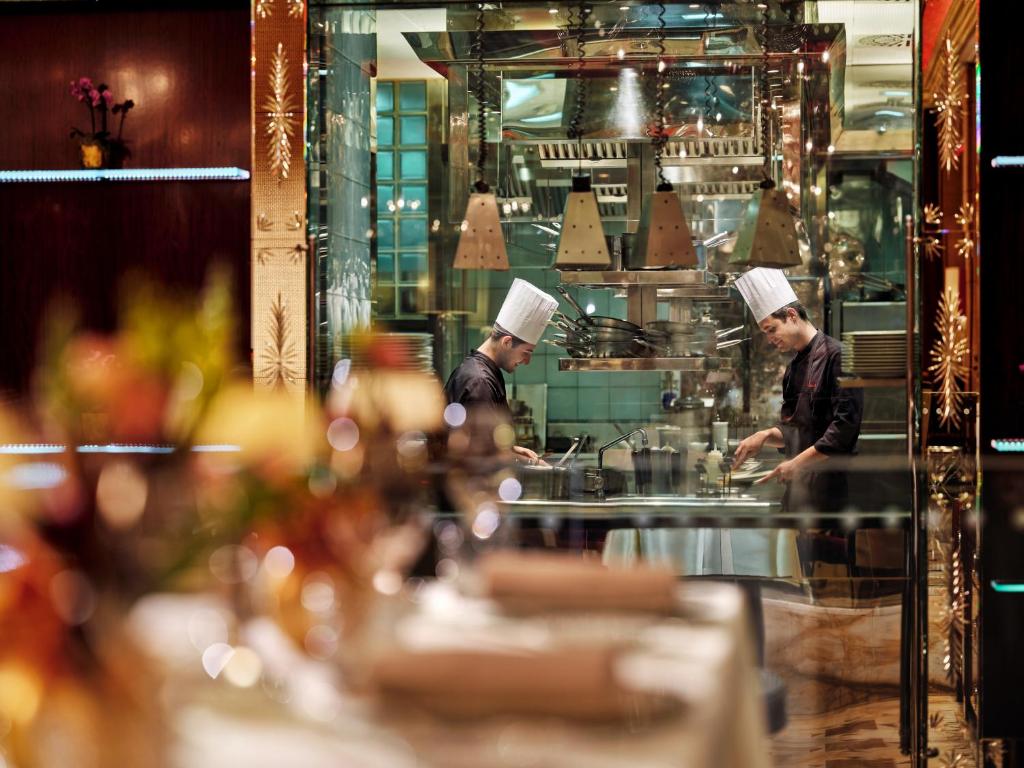 Dining Image