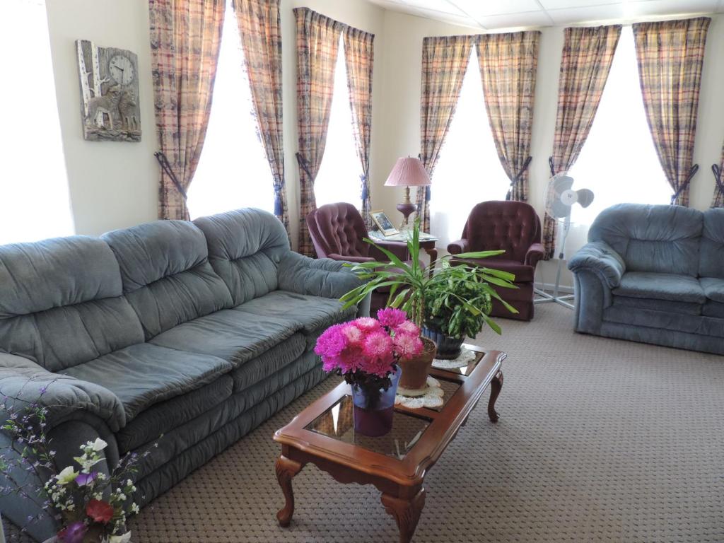 Hunters Lodge Motel photo