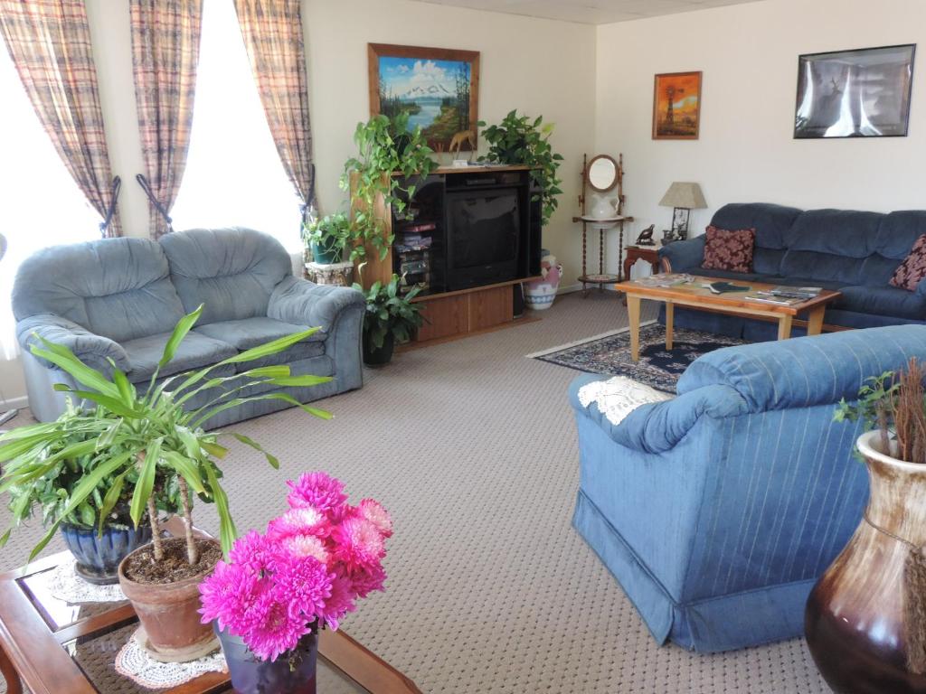 Hunters Lodge Motel photo