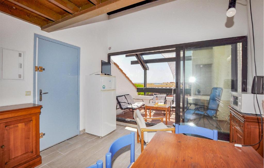 Amazing Apartment In Le Barcarès - 3