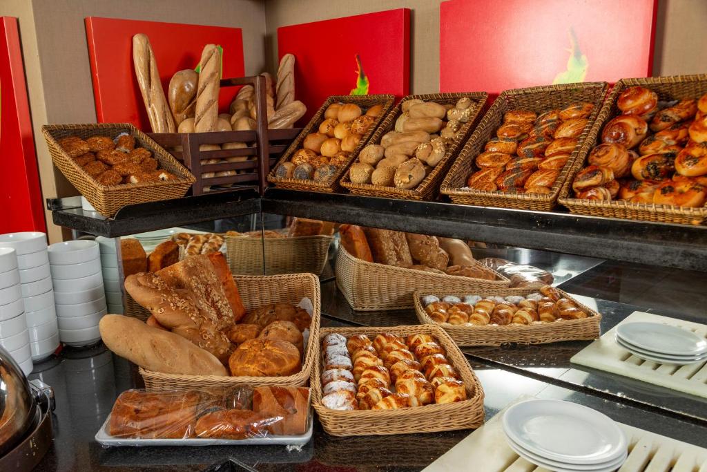 อาหารและเครื่องดื่ม