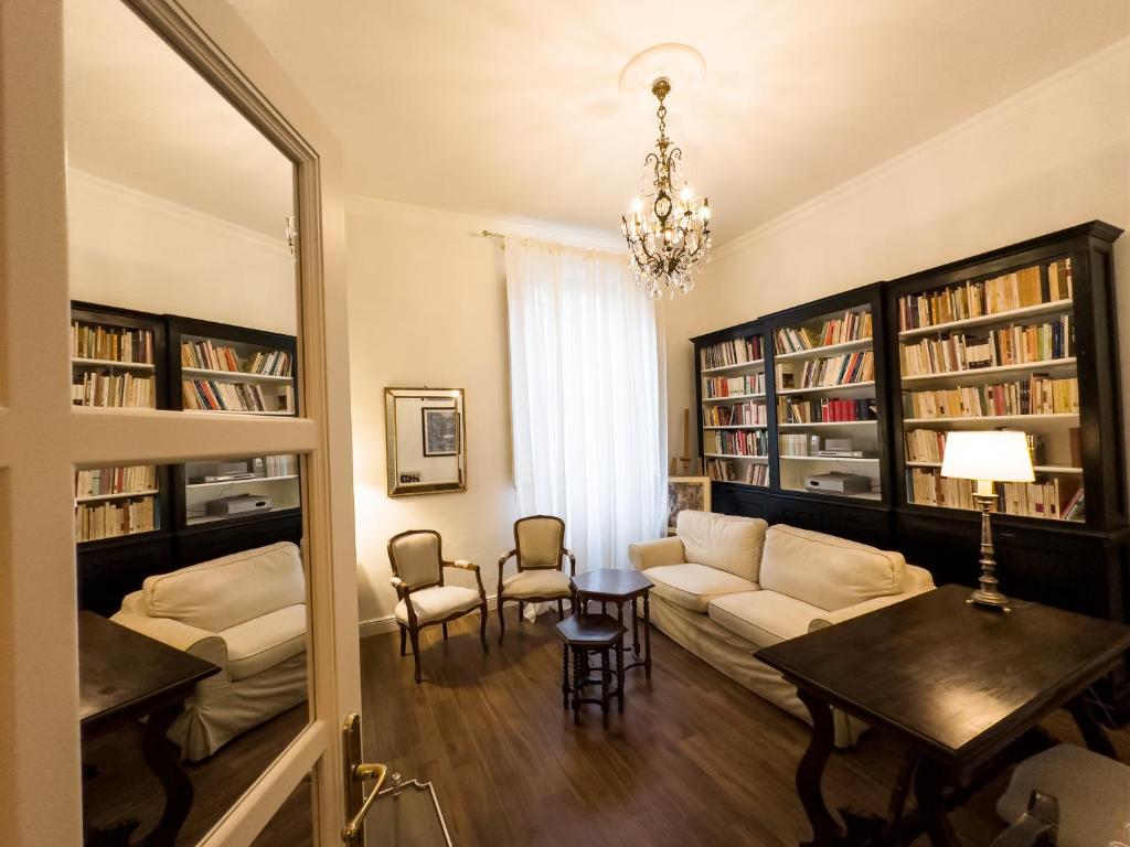 Santa Caterina Palace Apartment in Florence-3 Bedroom - 4
