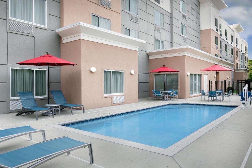 Swimming pool, TownePlace Suites by Marriott Goldsboro in Goldsboro (NC)