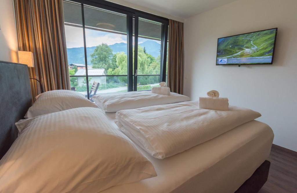 Two-Bedroom Apartment with Balcony - TOP 12