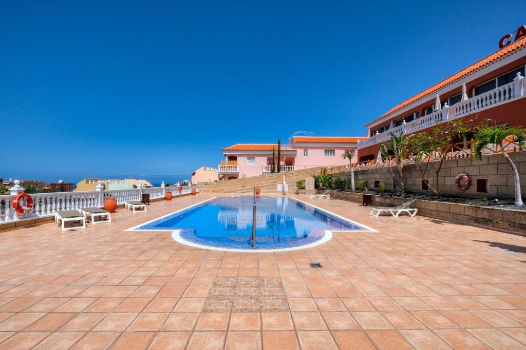 Apartamentos Callaomar — Swimming pool in Callao Salvaje, Canary Islands