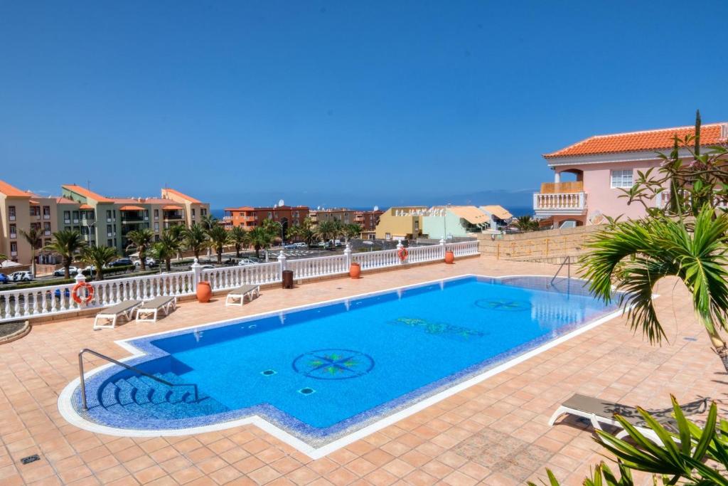 Apartamentos Callaomar — Swimming pool in Callao Salvaje, Canary Islands