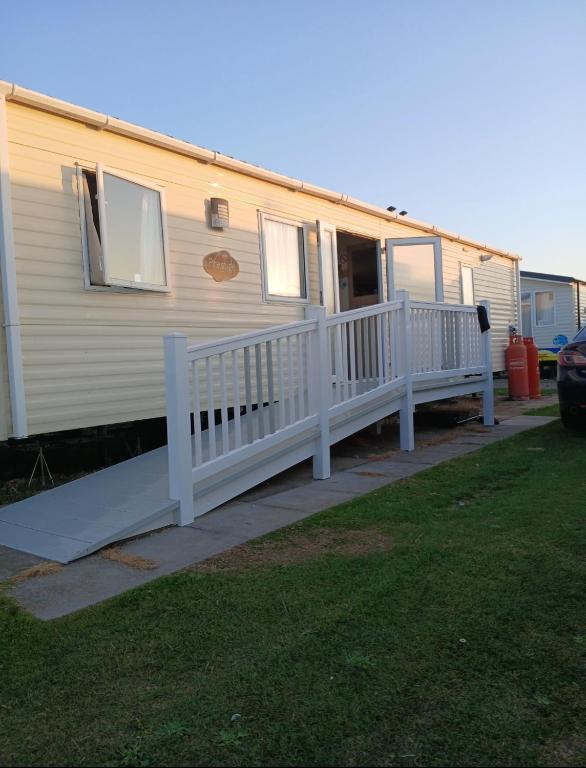 ML accessible caravan25, Ingoldmells