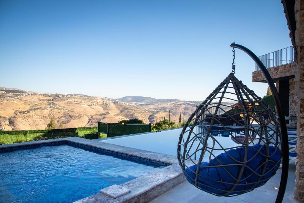 Makanak Villas, Džaraš