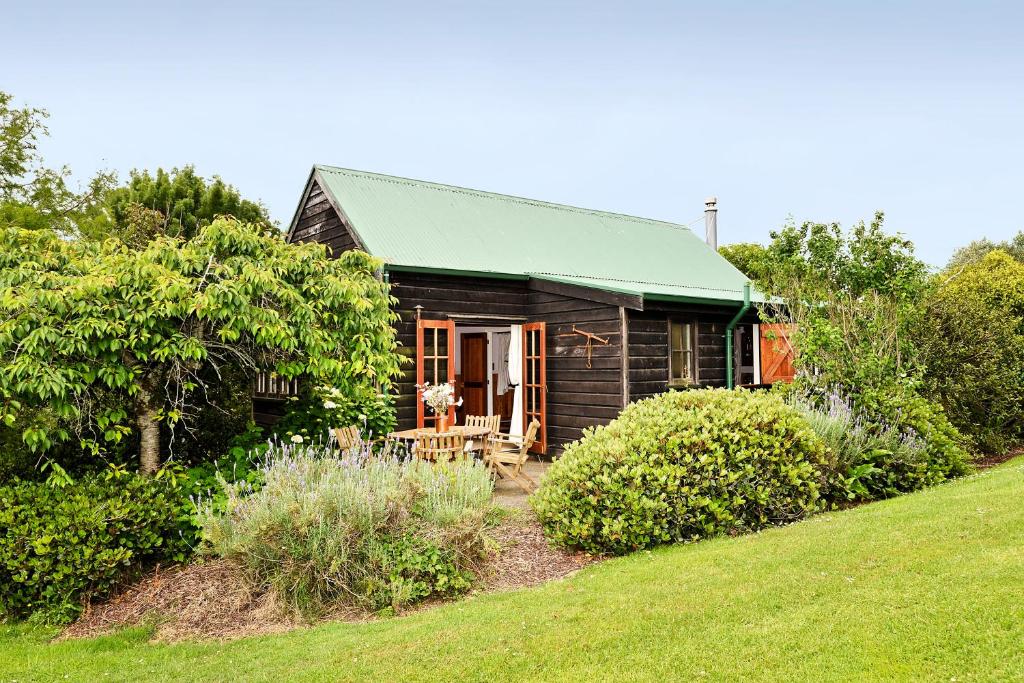 The Vineyard Cottages – Kumeu photo