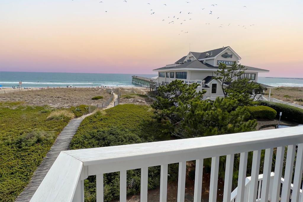 A Sandalwalk by Sea Scape Properties, Wrightsville Beach