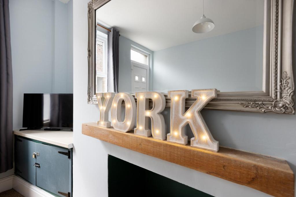 Ebor Place - Stunning Period Home With Free Parking, York