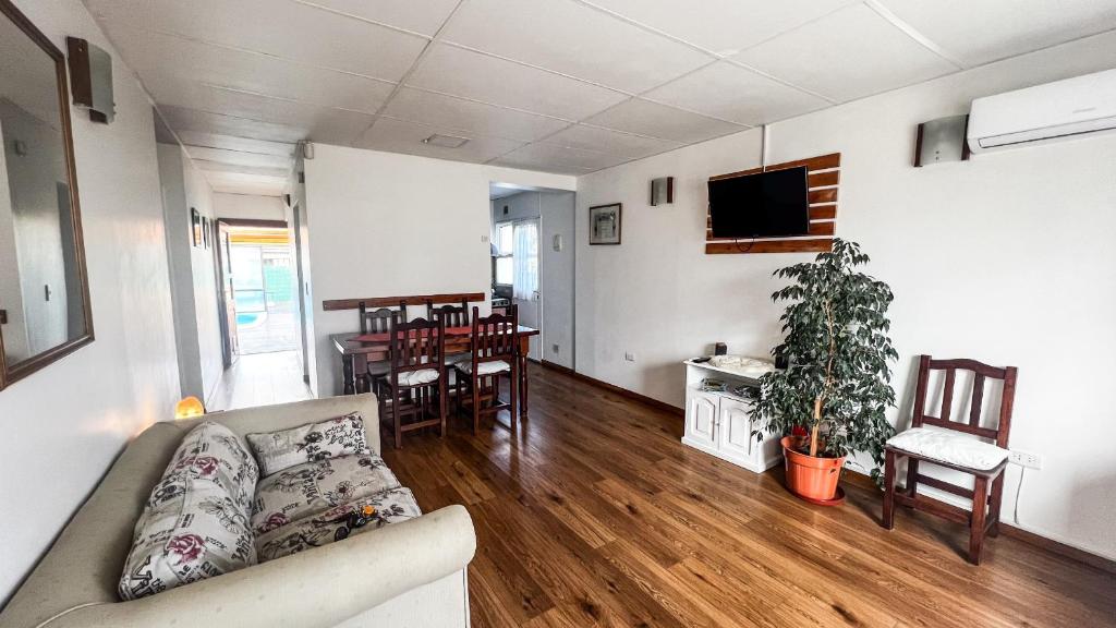 RentUp - Casa con piscina climatizada en una zona tranquila de Bariloche - 2