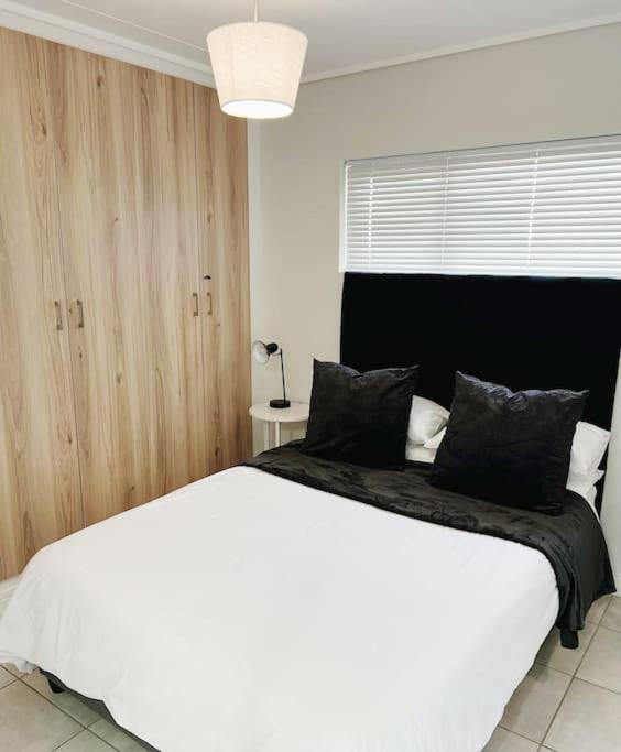 CozyHeaven OR Tambo, Witfield